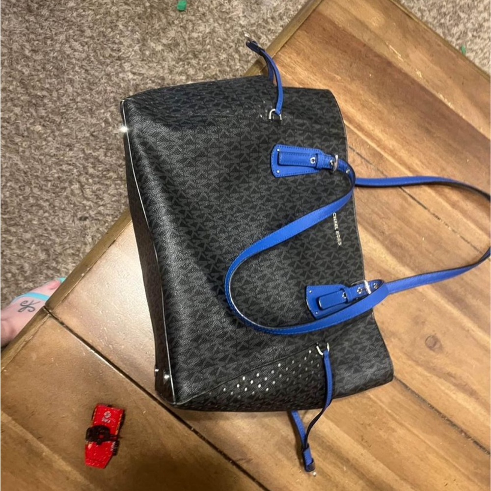 Michael Kors Voyager